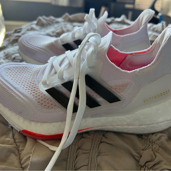 Adidas ultraboost - Picture 1 of 3